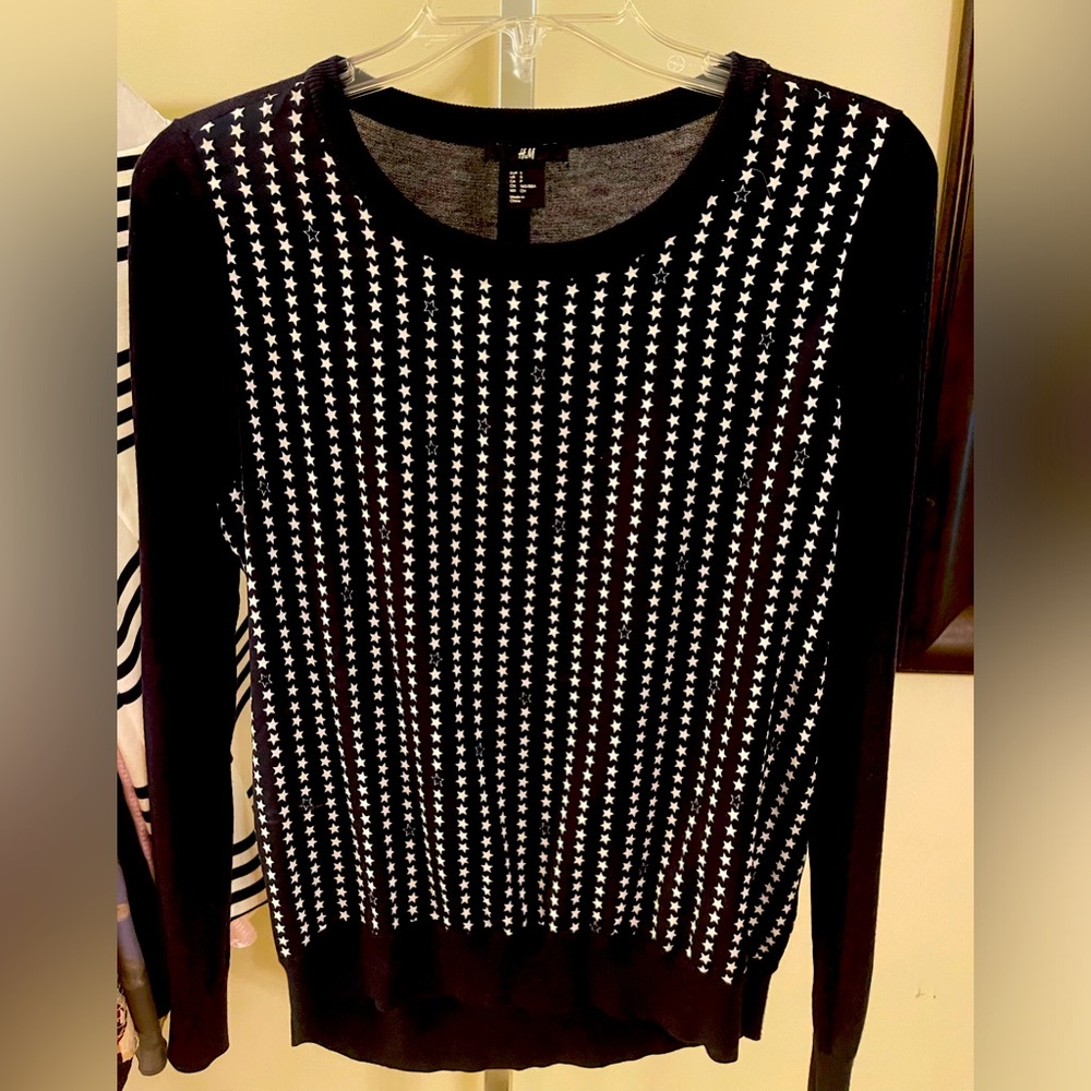 H&M Navy and White Star Print Sweater